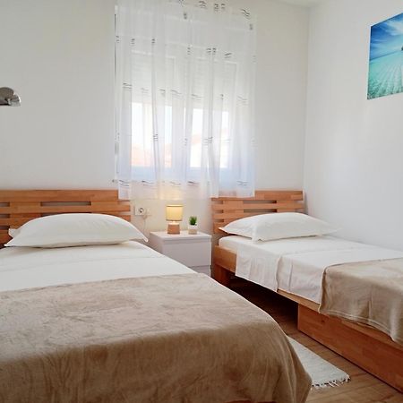 Apartments Villa Odesa With Shared Pool Zadar Exterior photo