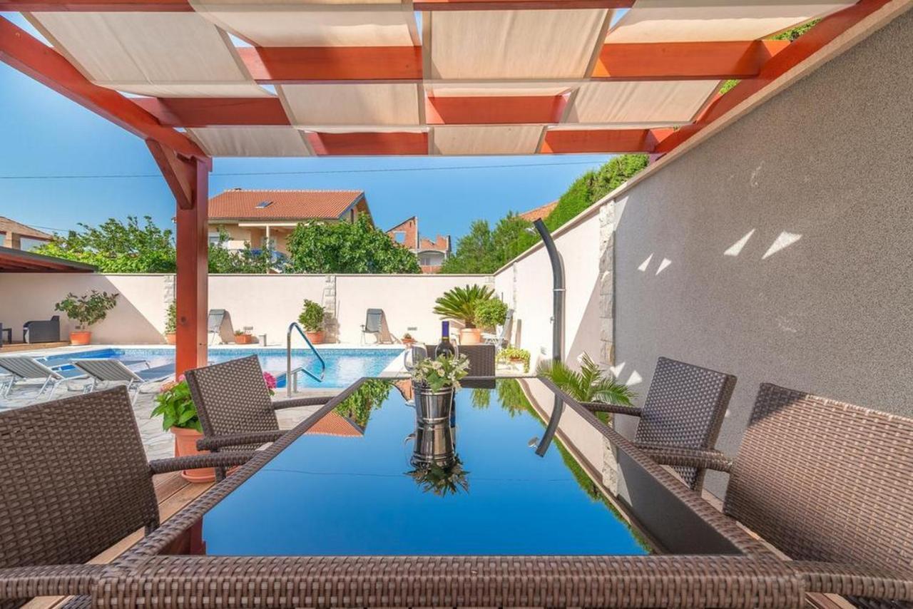 Apartments Villa Odesa With Shared Pool Zadar Exterior photo