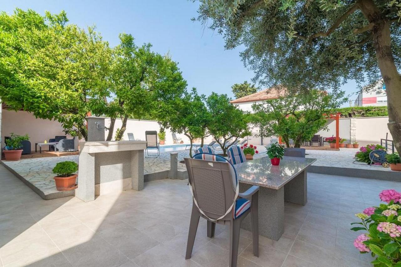 Apartments Villa Odesa With Shared Pool Zadar Exterior photo