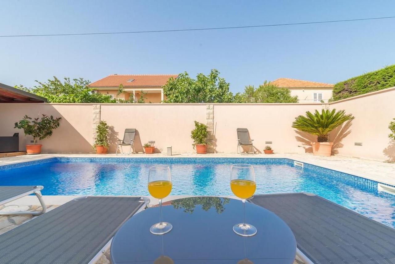 Apartments Villa Odesa With Shared Pool Zadar Exterior photo