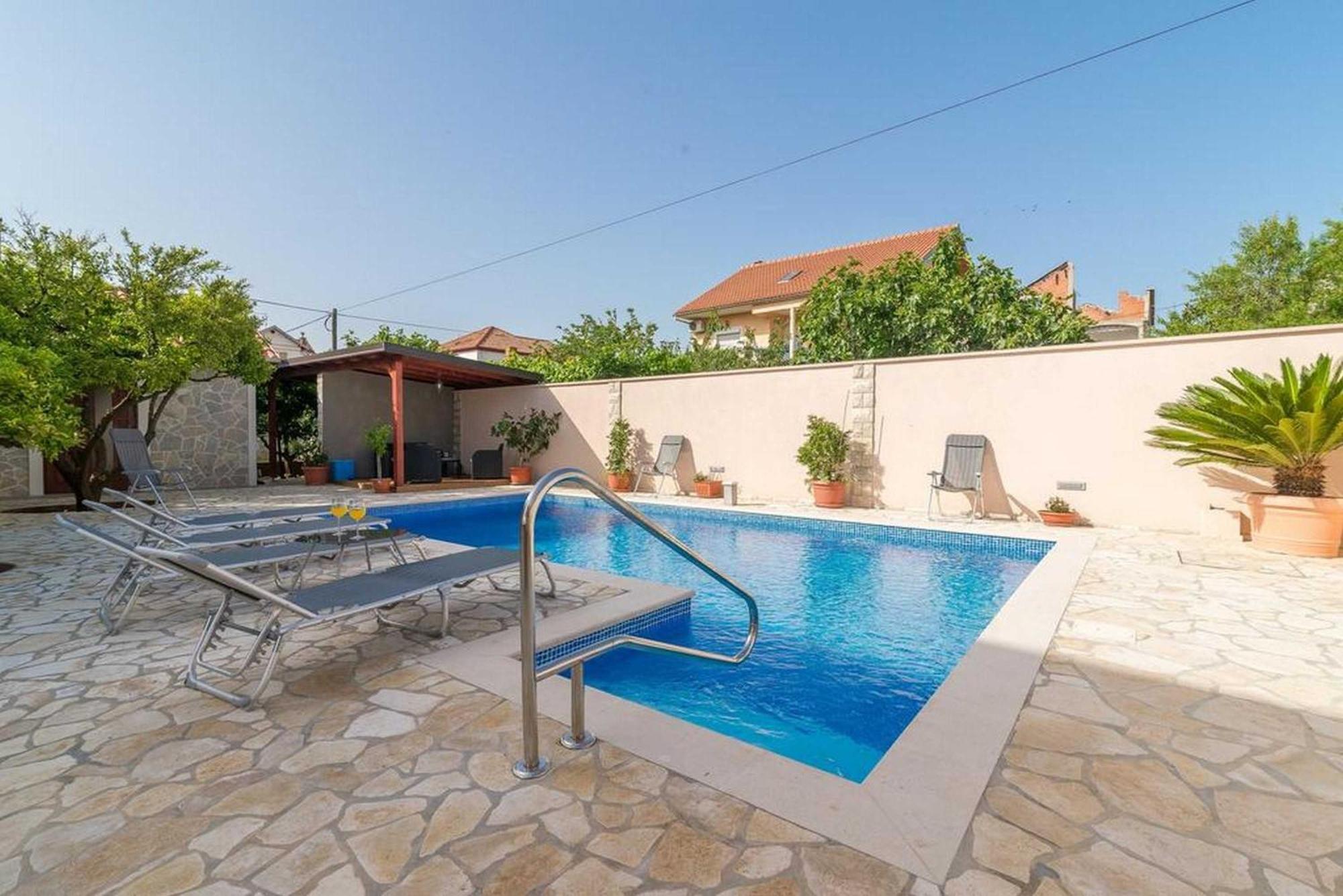 Apartments Villa Odesa With Shared Pool Zadar Room photo