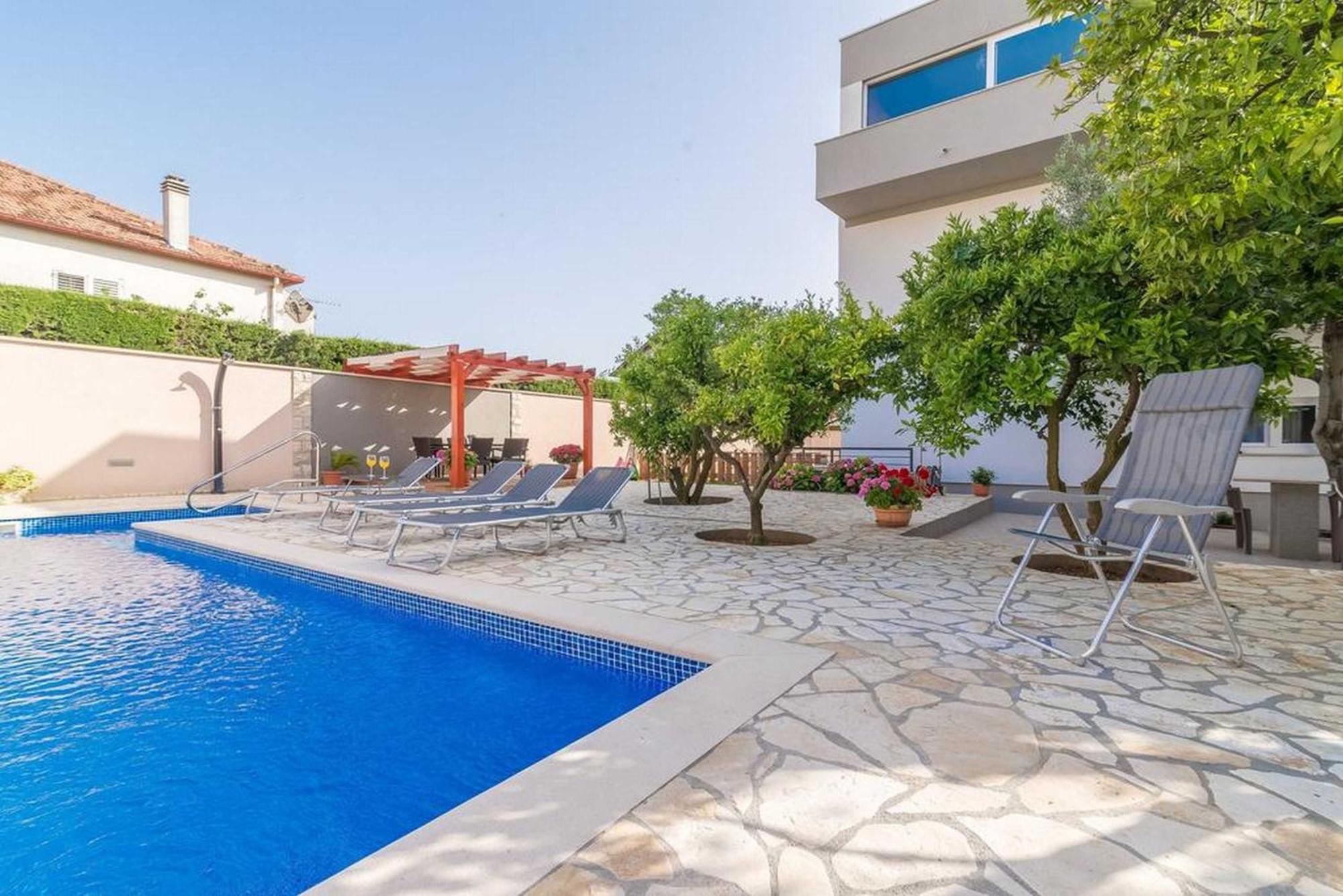 Apartments Villa Odesa With Shared Pool Zadar Room photo
