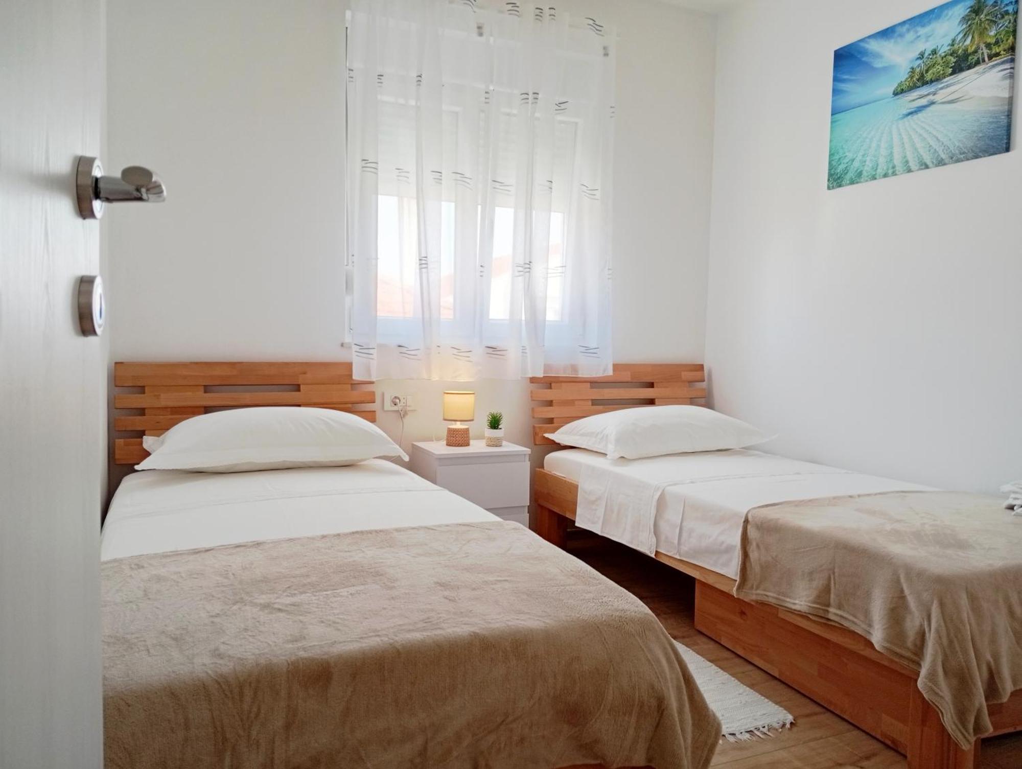 Apartments Villa Odesa With Shared Pool Zadar Exterior photo