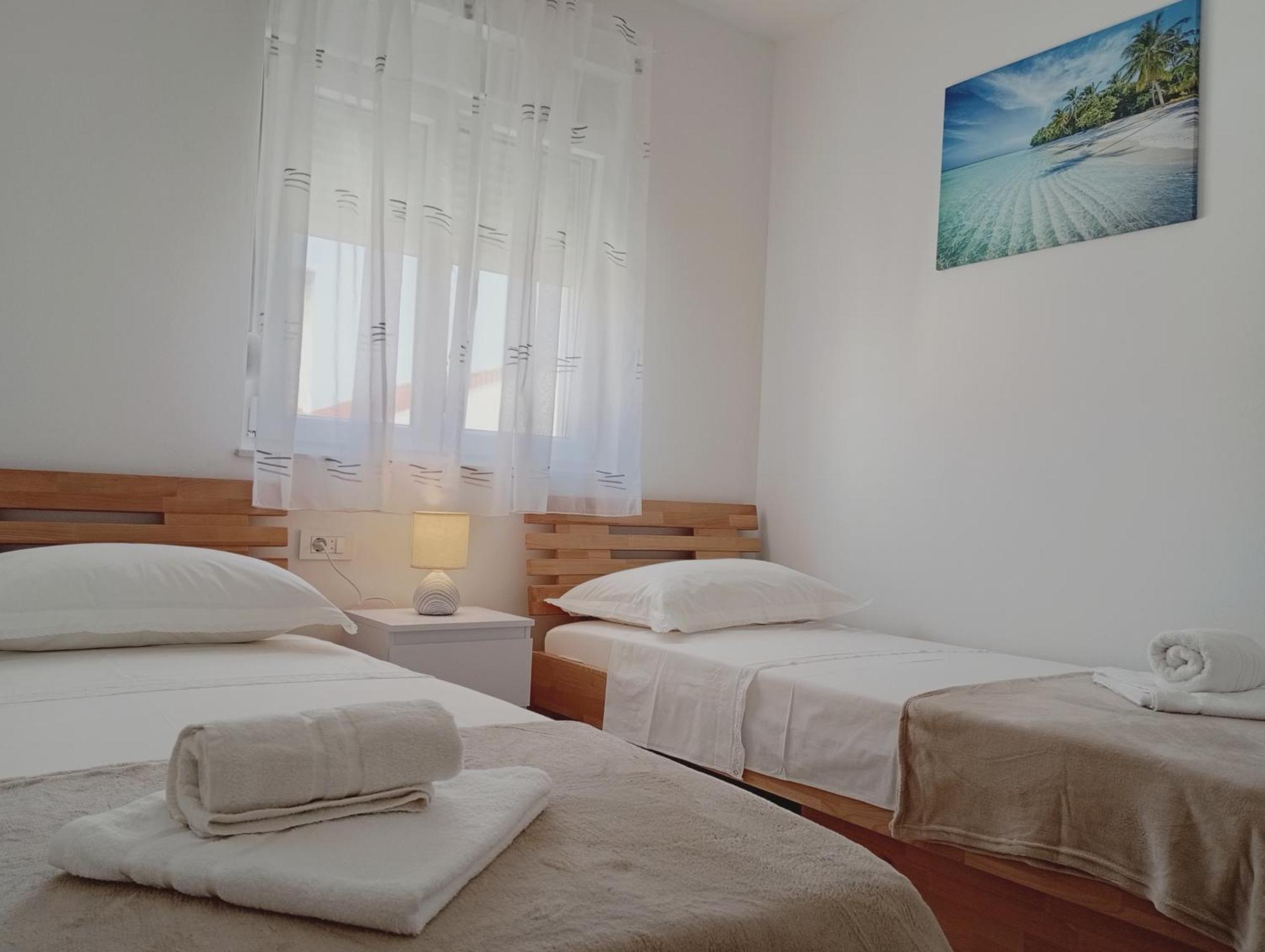 Apartments Villa Odesa With Shared Pool Zadar Room photo