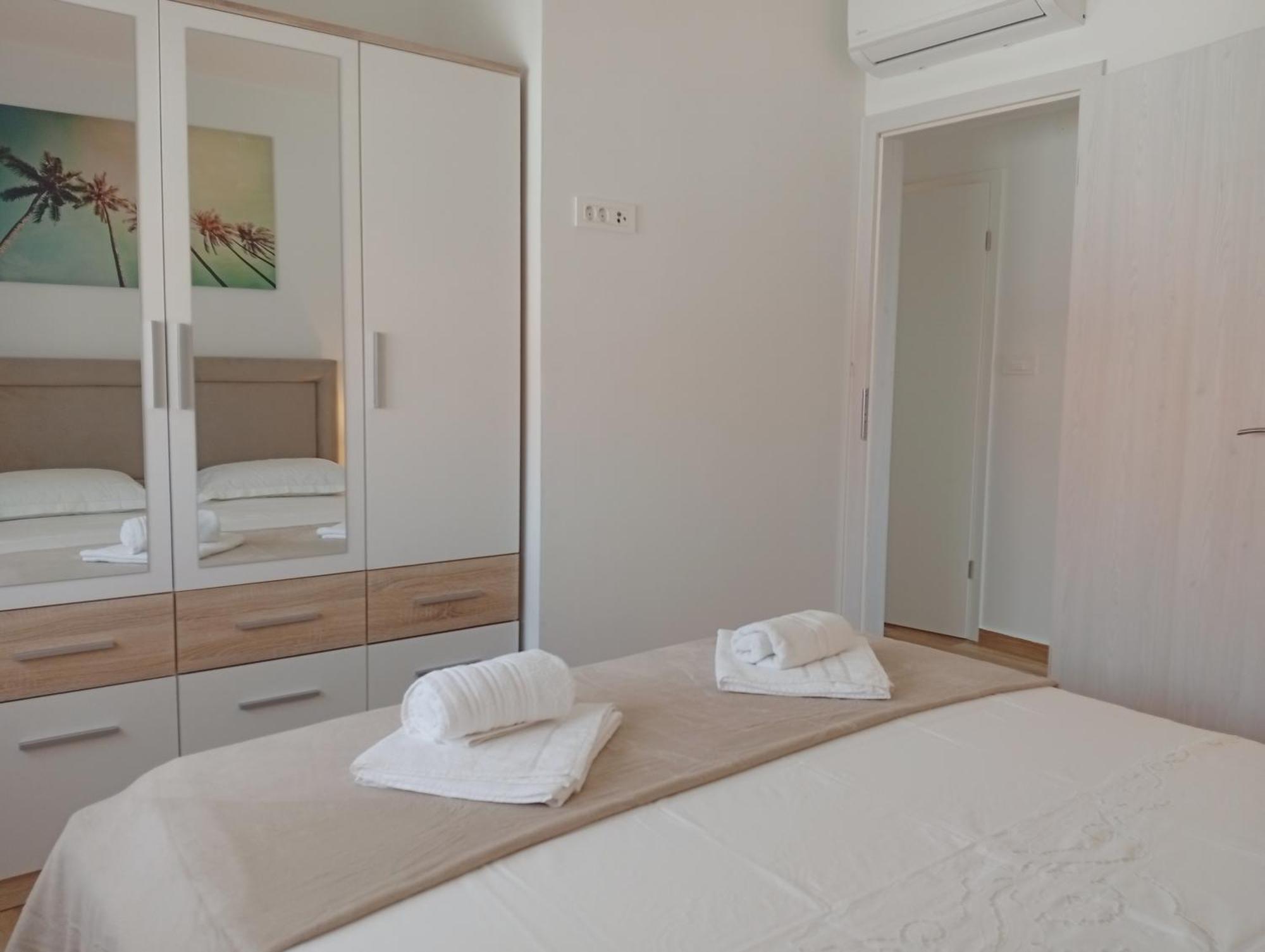 Apartments Villa Odesa With Shared Pool Zadar Room photo