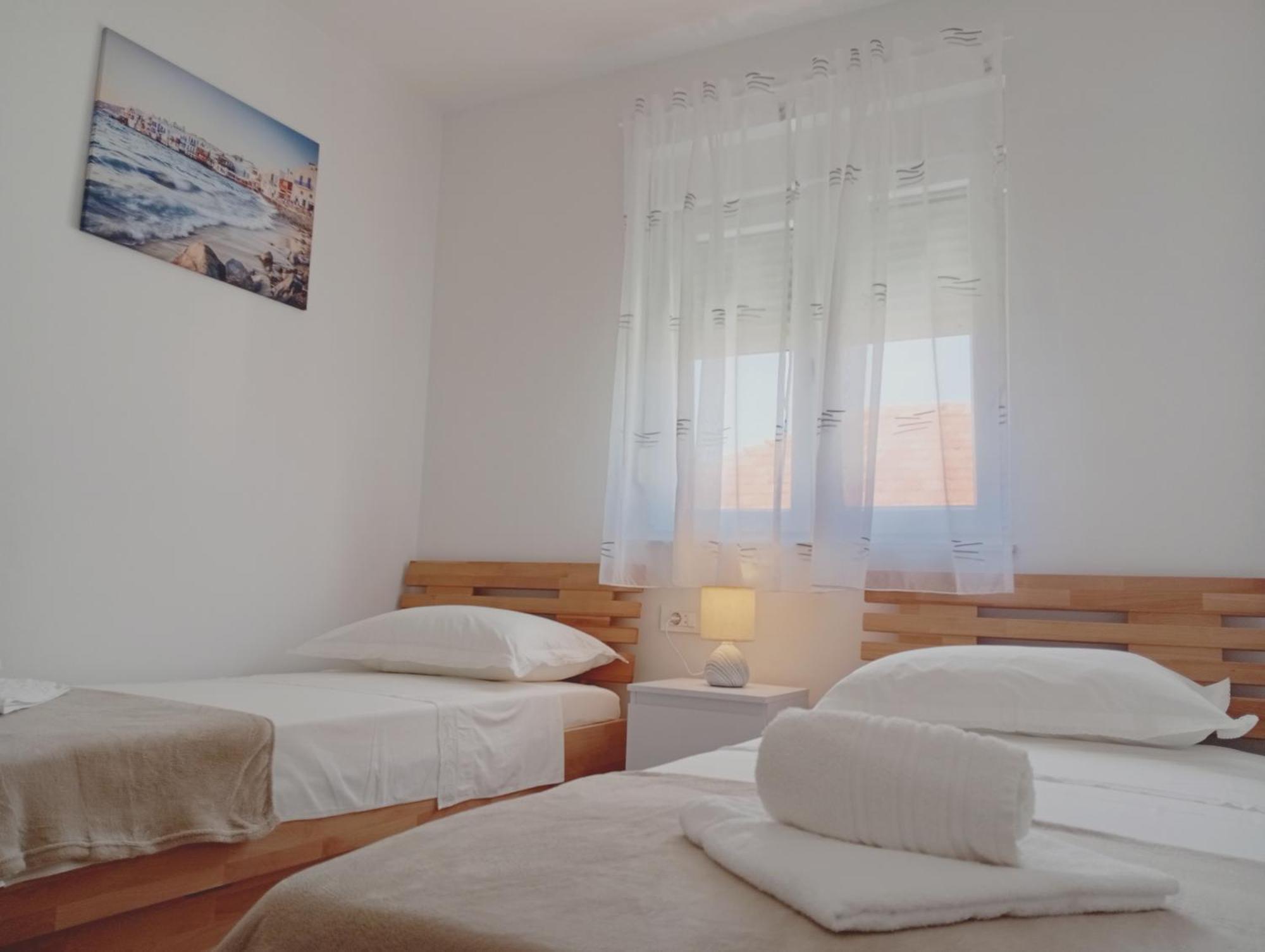 Apartments Villa Odesa With Shared Pool Zadar Room photo